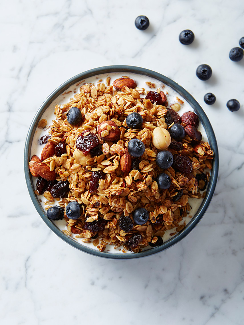Granola_w_Blueberries_02_final_for_web